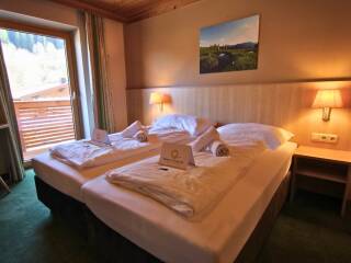 18. Groepsaccommodatie Alpensport Saalbach Hinterglemm Tweepersoonskamer 